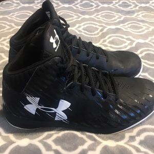 Boys Under Armour high top basketball shoes 7Y